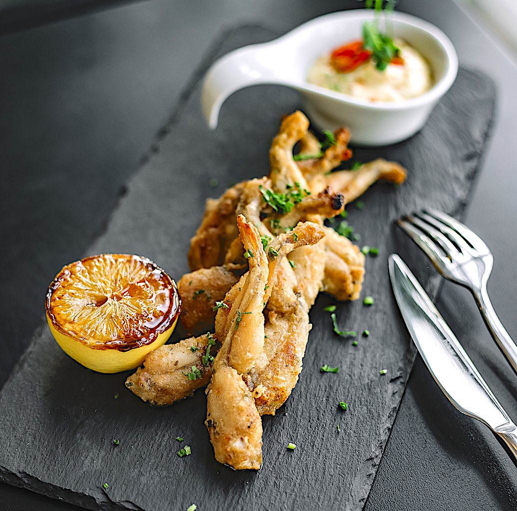 Ancas de Rana Fritas con Limón Caramelizado y Puré Fresco Chefeel