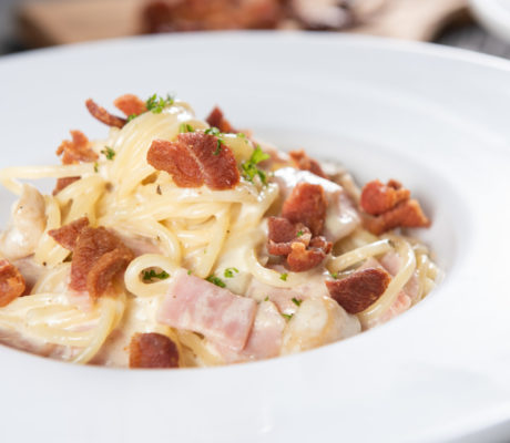 Espagueti Carbonara con Torreznos