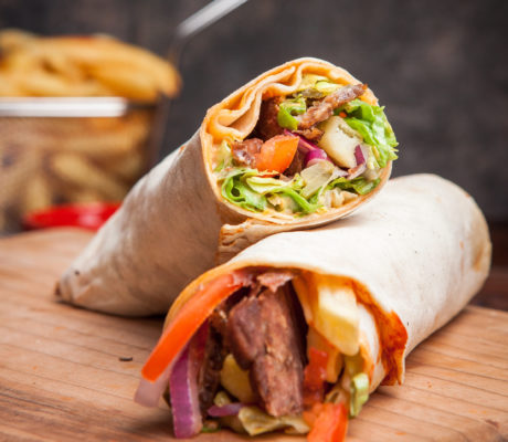 Rollito Wrap Mixto con Salsa de Yogur (Shawarma)