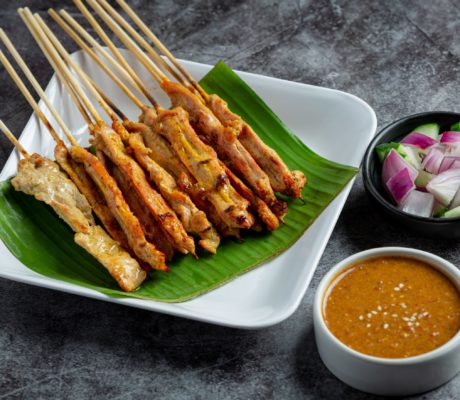 Brochetas de Solomillo Satay con Salsa de Cacahuete
