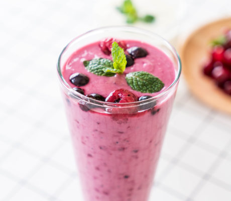 Batido de Frutas Rojas con Helado y Yogur