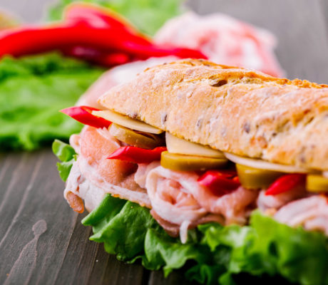 Bocadillo Serranito con Ali-oli de Limón y Estragón