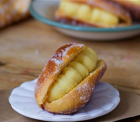 Pepito relleno de Crema Pastelera Cítrica
