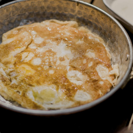 Tortilla de Patata con Bacalao, Chalotas y Puerros