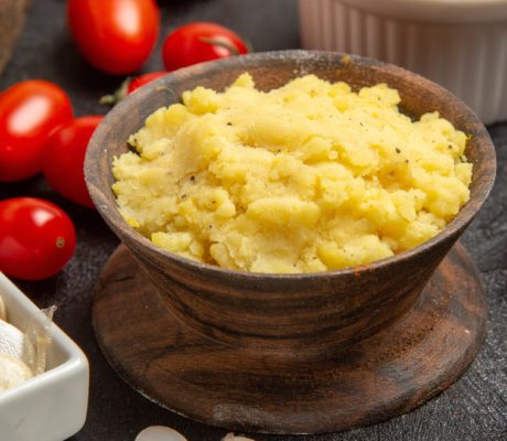 Puré de Patatas con Maíces Fritos y Tostados Barbacoa