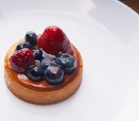 Pastel de Crema Torreblanca al Azafrán con Frutos rojos