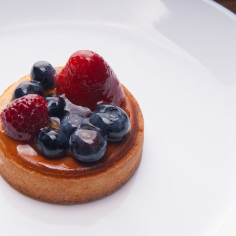 Pastel de Crema Torreblanca al Azafrán con Frutos rojos