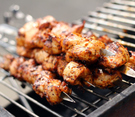 Pollo Thai en Brocheta a la Parrilla con Sobrasada y Chimichurri