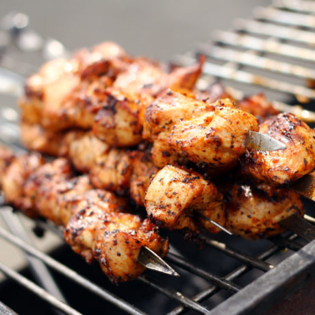 Pollo Thai en Brocheta a la Parrilla con Sobrasada y Chimichurri