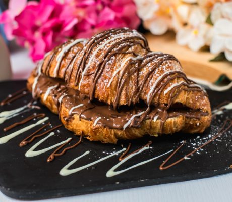 Croissant plancha con Tres Chocolates