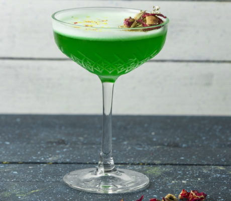 Martini Basilisco con espuma de Cerveza