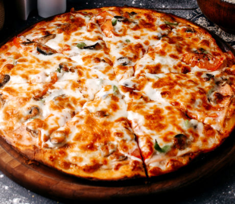 Pizza de Sobrasada a la Miel con Sofrito de Tomates y Calabaza