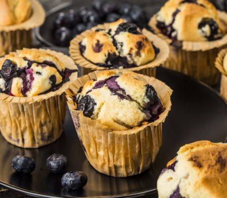 Magdalenas de Arándanos y Chocolate Blanco