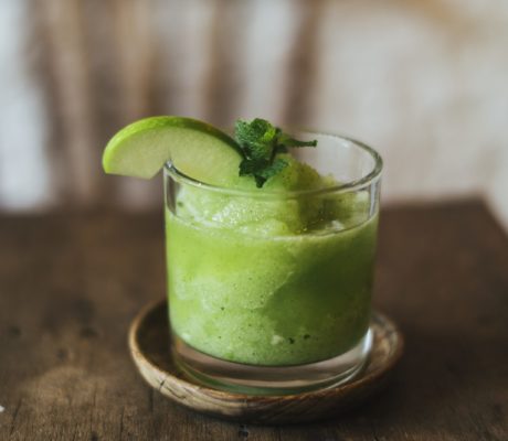 Batido granizado de Manzana verde con Albahaca y Menta