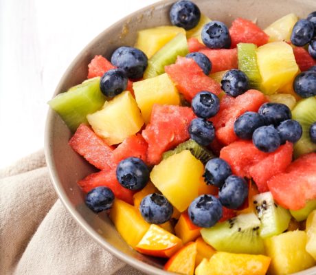 Macedonia de Frutas con aliño dulce de Coco y Albahaca