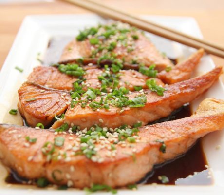Salmón a la plancha con Vinagreta de Soja Teriyaki y Miel