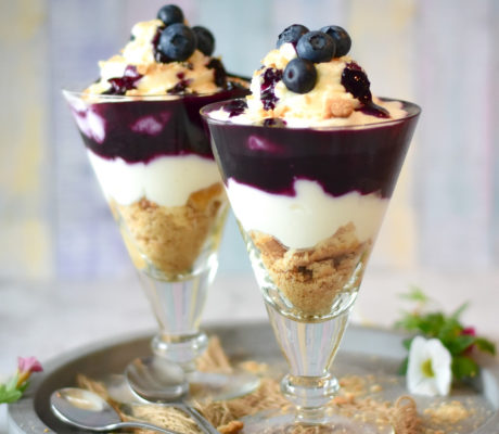 Helado de Vainilla con Arándanos a la Cola y Yogur con lima y Chocolate blanco