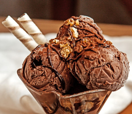 Helado de Crema de Cacao con Avellanas y extra de Chocolate