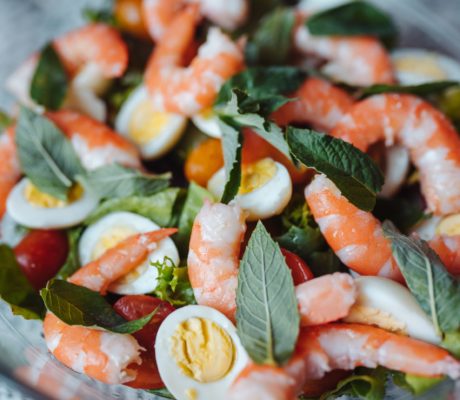 Ensalada de Gambas y Huevo a la Vinagreta