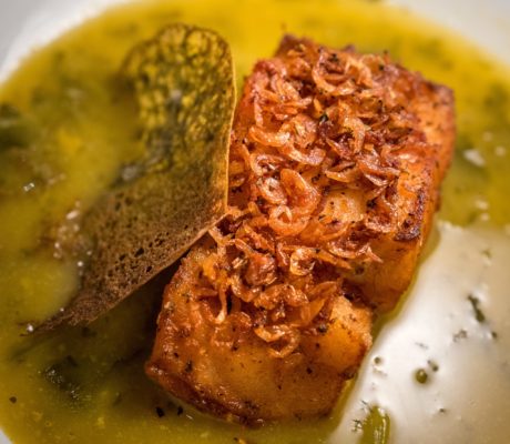 Bacalao Adobado Frito sobre Sopa de Potaje