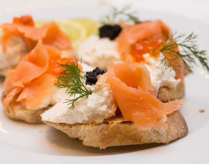 Tapa De Salmón Ahumado Y Queso Crema Con Requesón - Chefeel.com