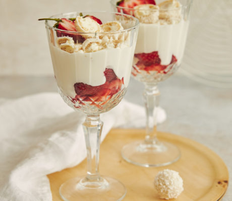 Coctel Batido de Raffaello con Chocolate blanco y Fresas al Campari