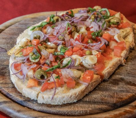 Tosta rápida de Salmón Ahumado y Encurtidos