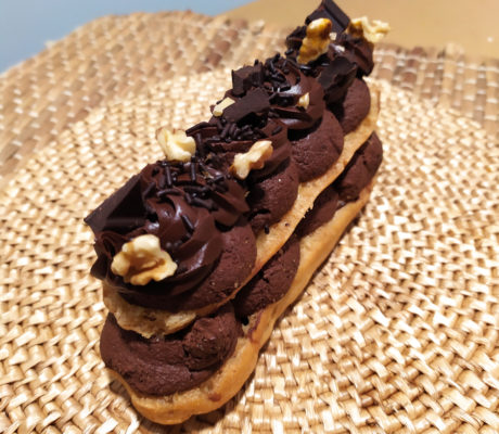 Eclair de Trufa y Nueces