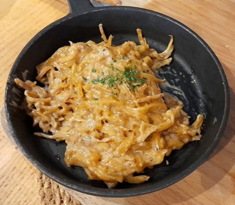 Patata Rallada con Puerro, Cebolla y Crema Trufada