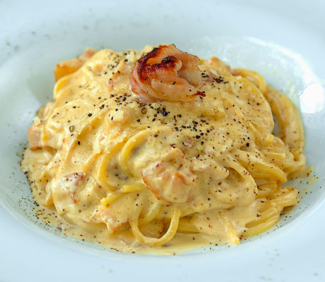 Pasta con Nata, Langostinos y Bacon