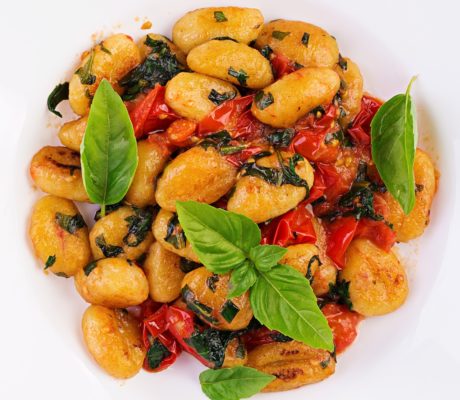 Gnocchi de Calabaza con Tomates Cherrys secos y Albahaca