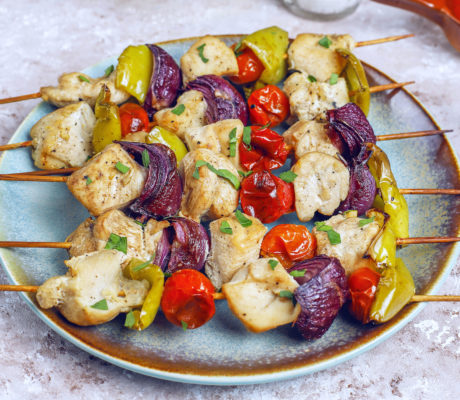 Brochetas de Pollo y Verduras