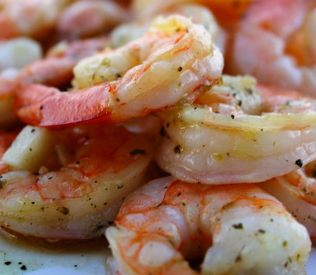 Langostinos salteados con Vinagreta de Pesto