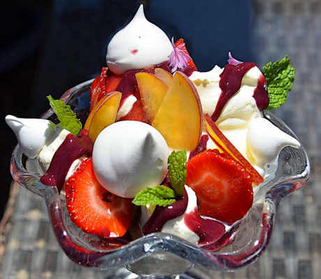 Helado de Vainilla y Chocolate blanco al Yuzu con Gelatina Lima-Limón
