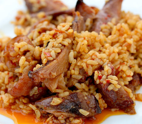 Arroz con Conejo y Setas al Ajillo