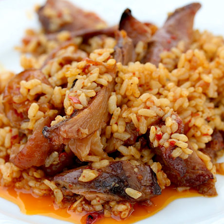 Arroz con Conejo y Setas al Ajillo