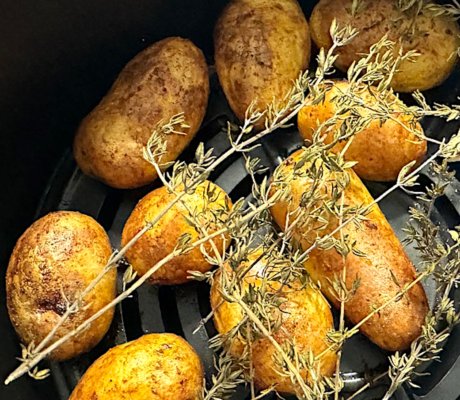 Patatas Asadas Air Fryer con Mantequilla de Hierbas