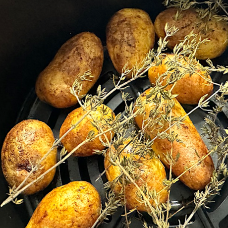 Patatas Asadas Air Fryer con Mantequilla de Hierbas