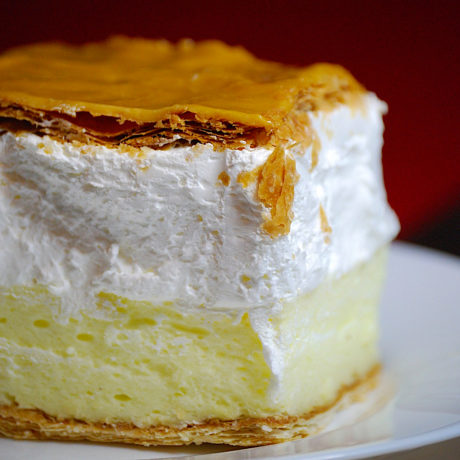 Milhojas de Crema de Lima Limón y Merengue de Coco