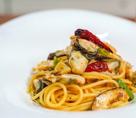 Espaguetis con Mejillones al Ajillo de Tomate