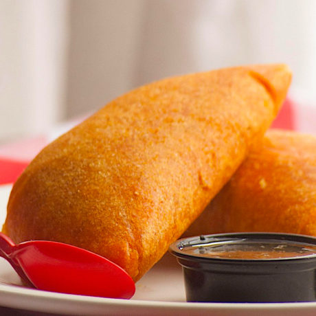 Empanadas Venezolanas con Salsas