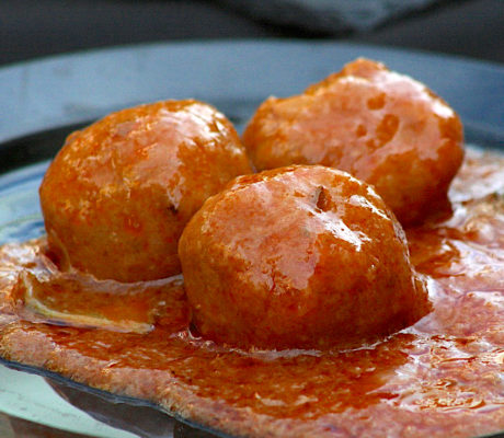 Albóndigas de Ciervo en Salsa Especiada