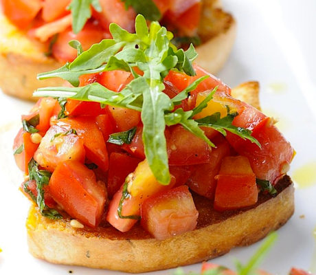 Bruschetta de Tomate Aliñado