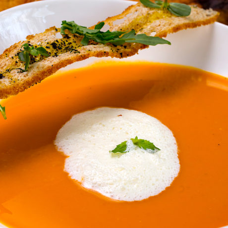 Crema de Calabaza, Zanahoria y Naranja con Espuma de yogur