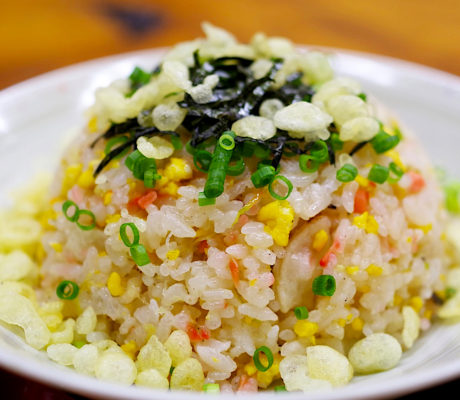 Arroz Frito con Langostinos, Gambas, Tenkasu y Alga Nori