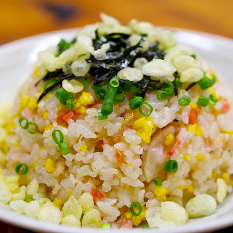 Arroz Frito con Langostinos, Gambas, Tenkasu y Alga Nori