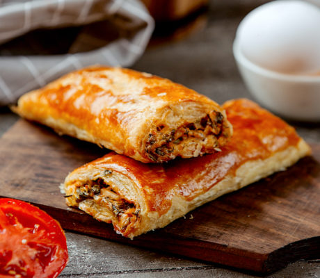 Hojaldres Rústicos Rellenos de Carne Especiada