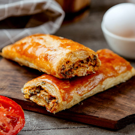 Hojaldres Rústicos Rellenos de Carne Especiada