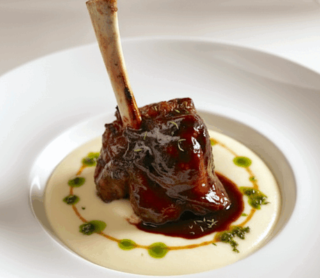 Jarrete de Cordero Lechal con Puré de Coliflor y Cuscús Tandoori