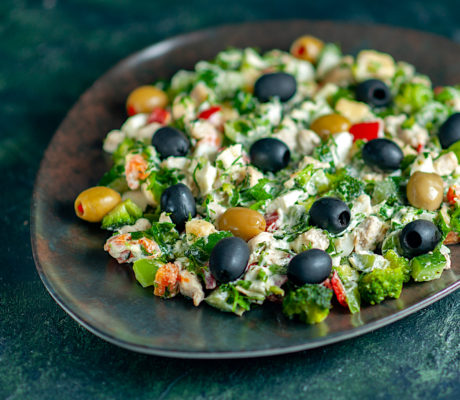 Ensalada César Cremosa con Brócoli